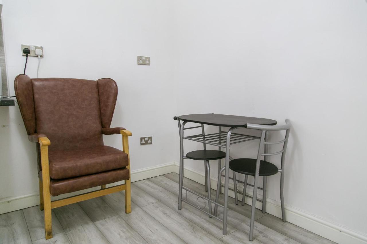 Hills View Apartments Манчестър Екстериор снимка