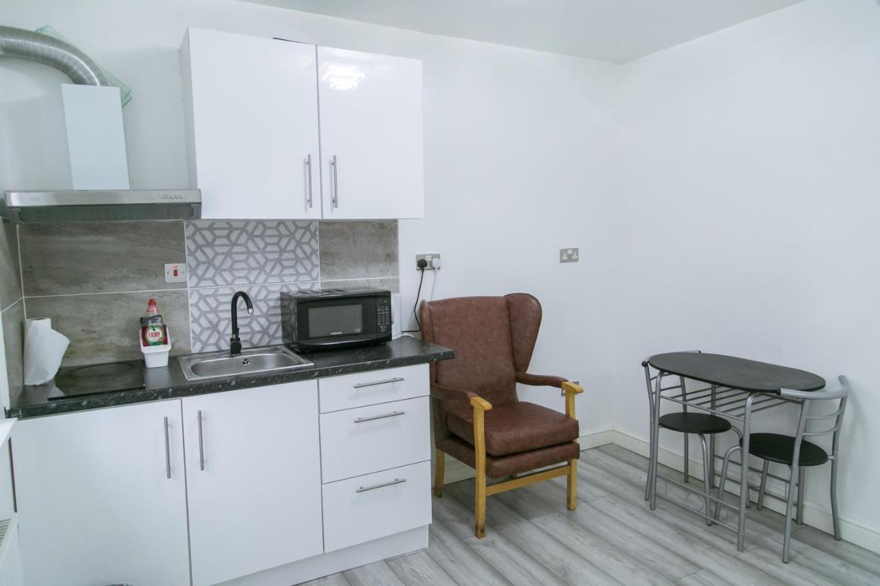 Hills View Apartments Манчестър Екстериор снимка