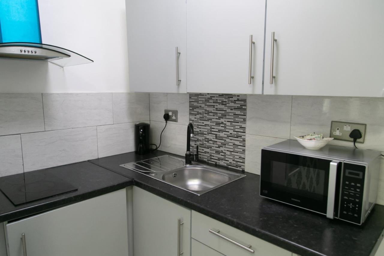 Hills View Apartments Манчестър Екстериор снимка