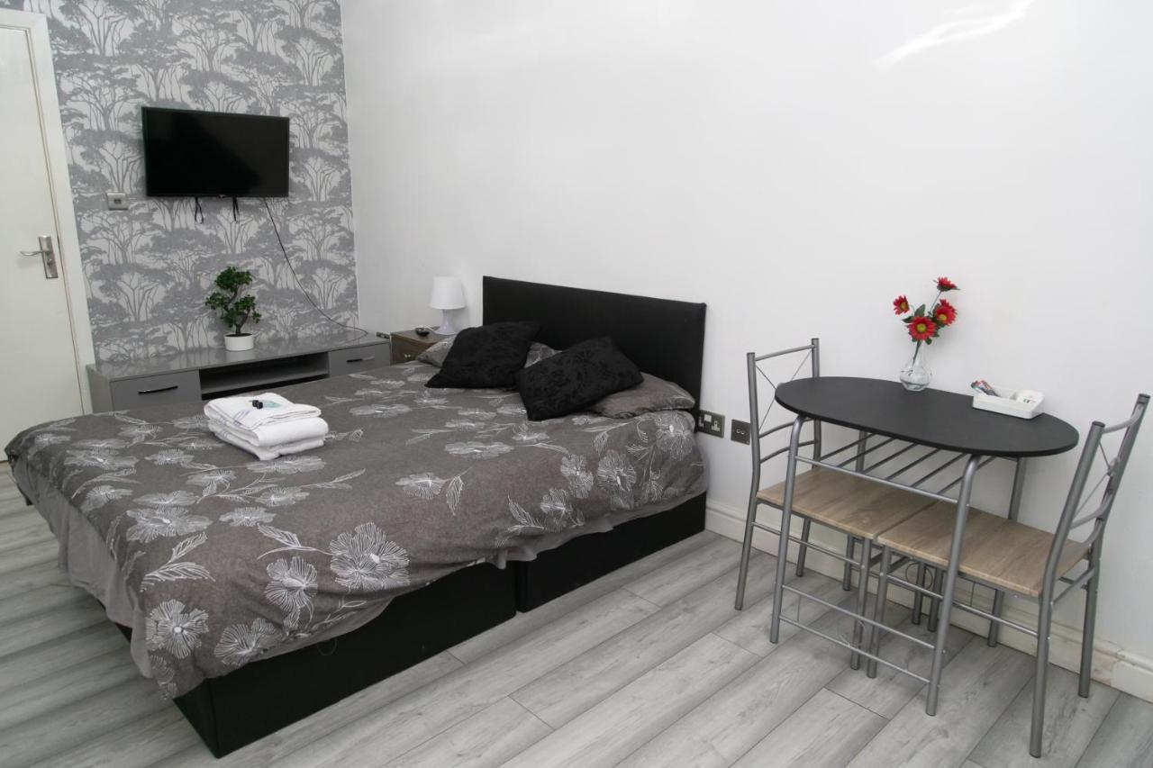 Hills View Apartments Манчестър Екстериор снимка