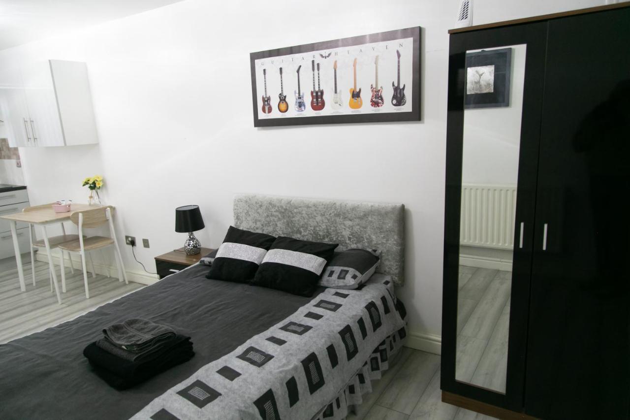 Hills View Apartments Манчестър Екстериор снимка