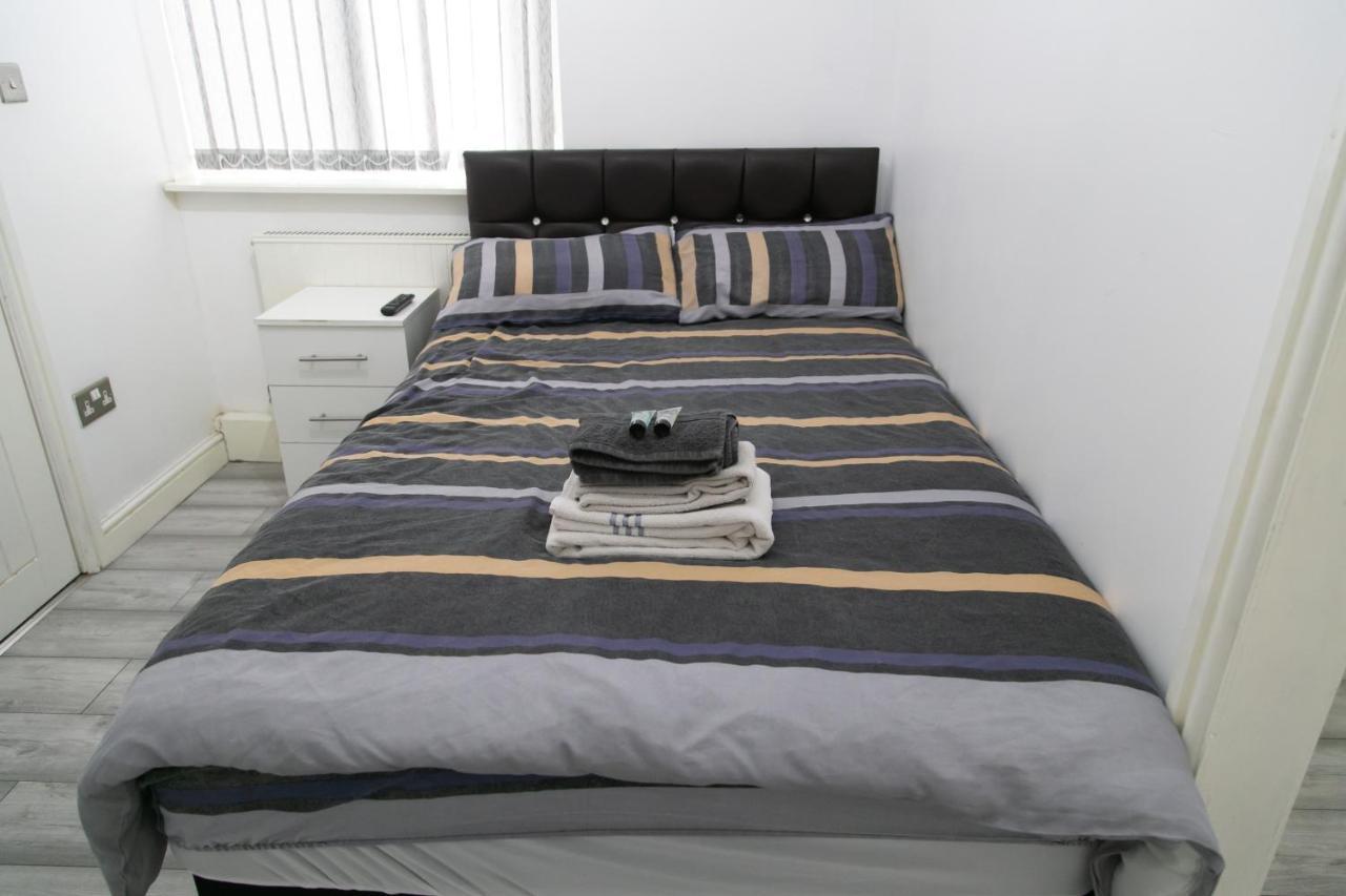 Hills View Apartments Манчестър Екстериор снимка