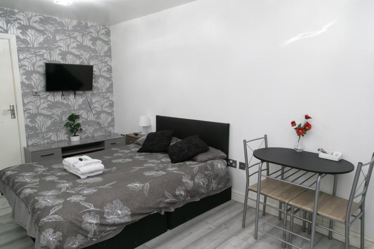 Hills View Apartments Манчестър Екстериор снимка