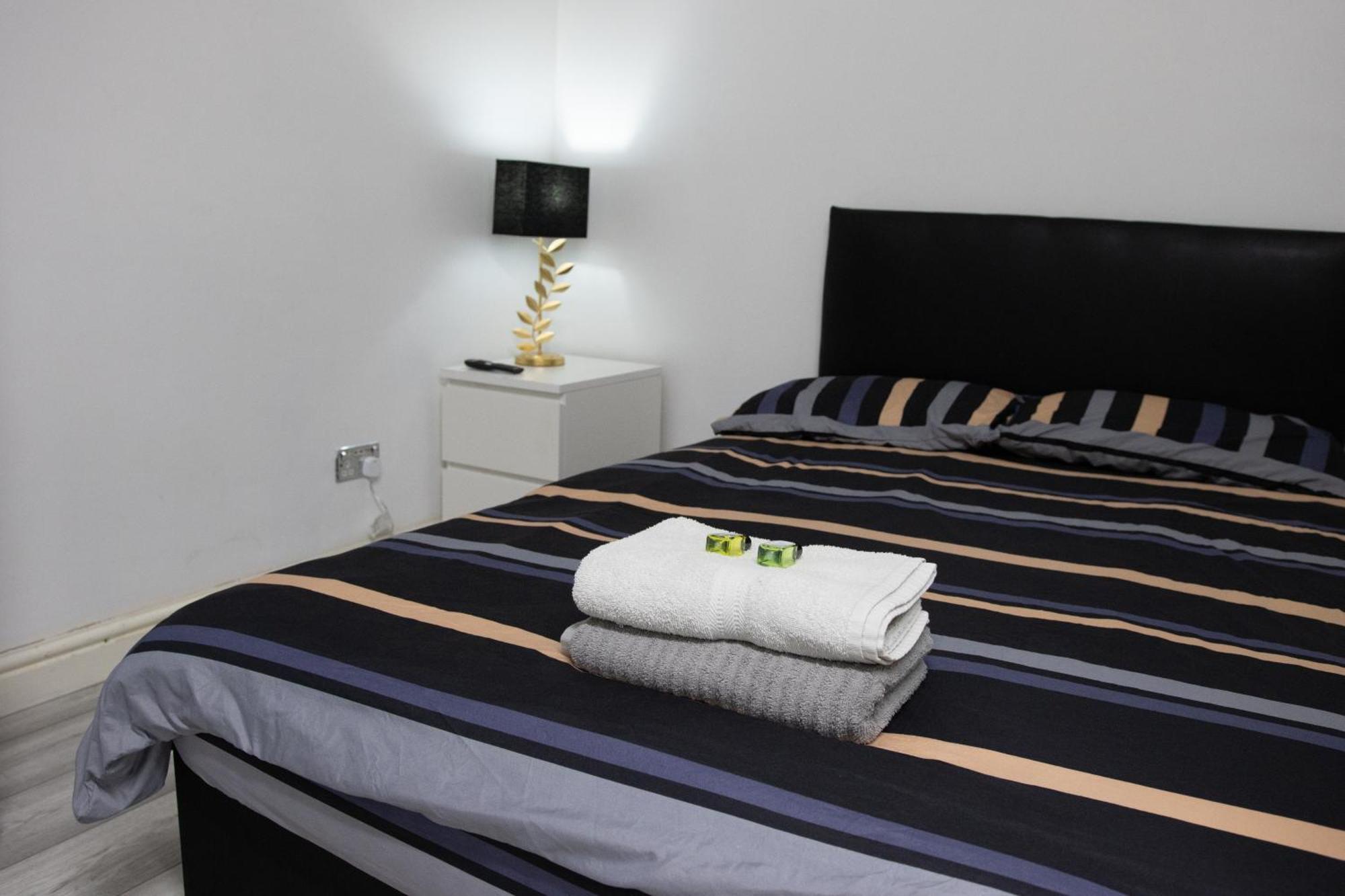 Hills View Apartments Манчестър Екстериор снимка