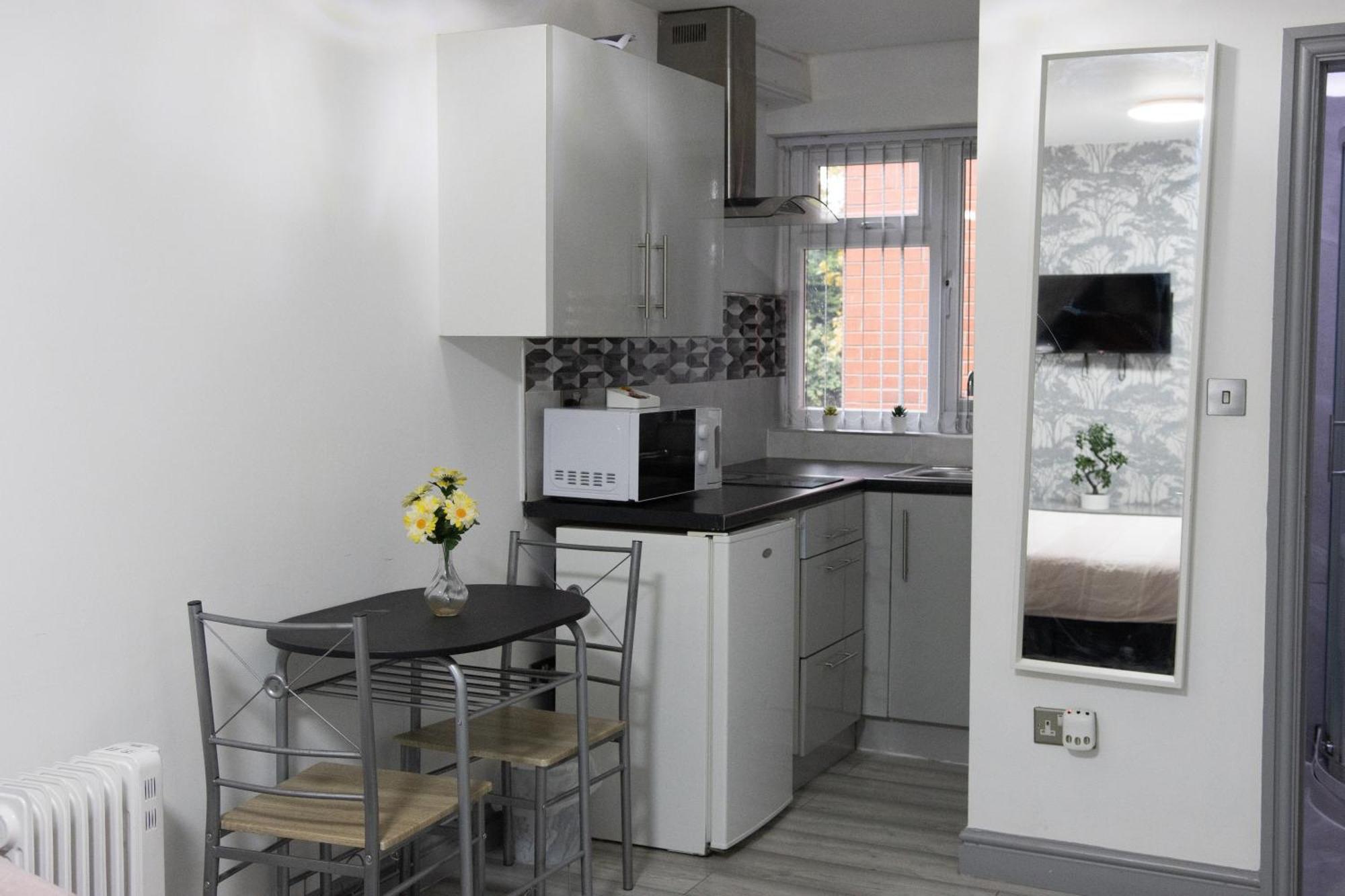 Hills View Apartments Манчестър Екстериор снимка