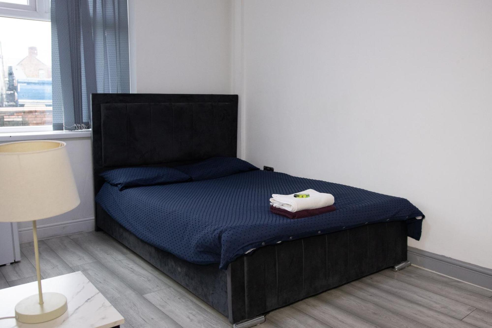 Hills View Apartments Манчестър Екстериор снимка