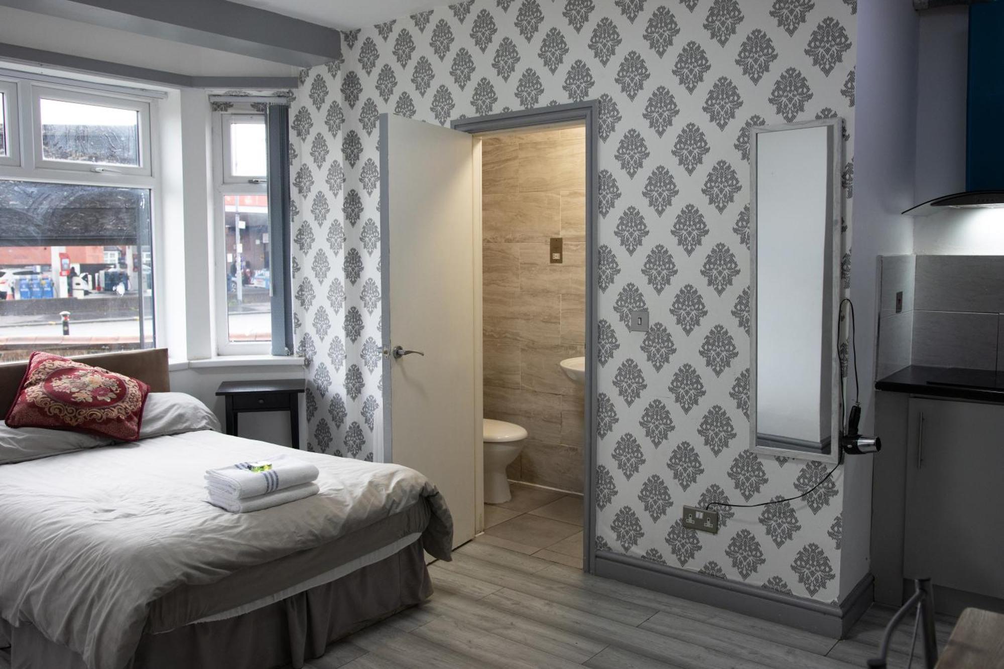 Hills View Apartments Манчестър Екстериор снимка
