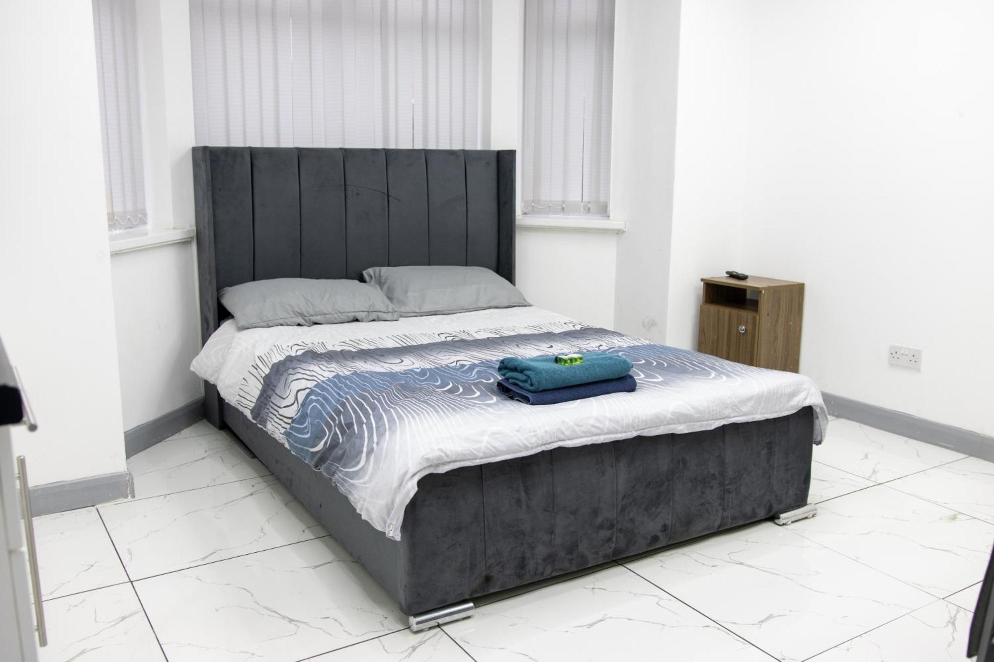 Hills View Apartments Манчестър Екстериор снимка