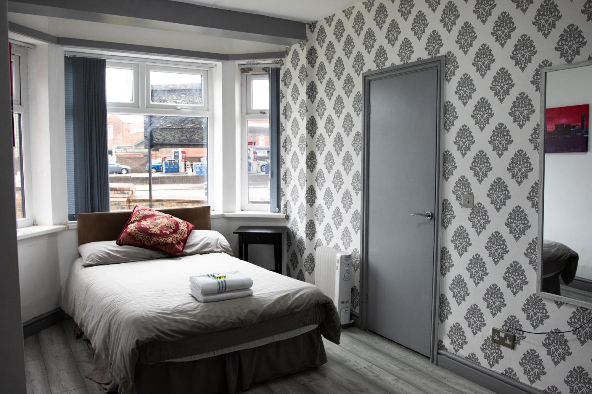 Hills View Apartments Манчестър Екстериор снимка