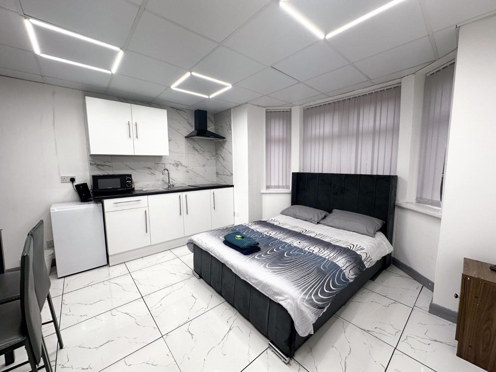 Hills View Apartments Манчестър Екстериор снимка