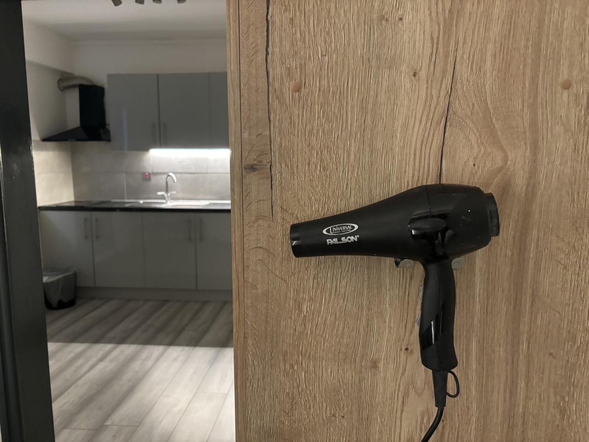 Hills View Apartments Манчестър Екстериор снимка