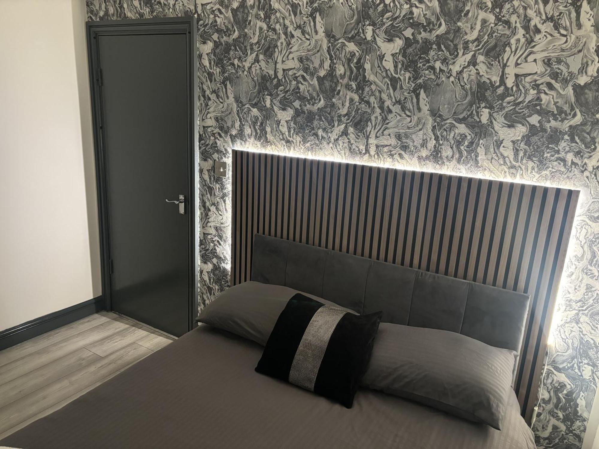 Hills View Apartments Манчестър Екстериор снимка